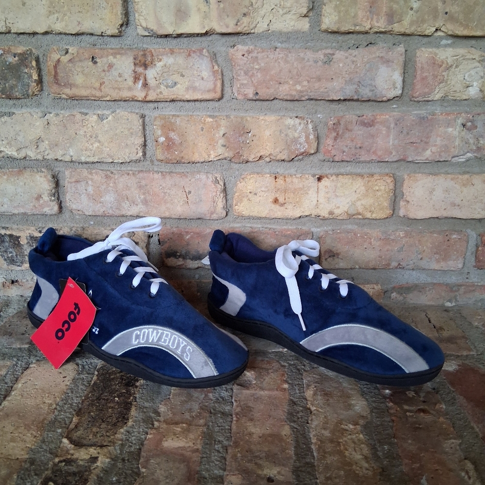 NWT NFL DALLAS COWBOYS FOCO PLUSH SLIPPERS SIZE L 9-10